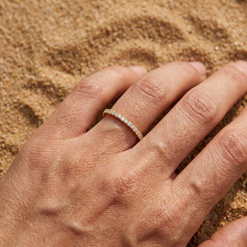gold-18k-plated-silver-ring-lifestyle-stardew-circle