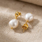 gold-baroque-pearl-drop-earrings-luna-drift-closeup