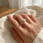 white-pearl-lifestyle-daphne-petal-gold-ring