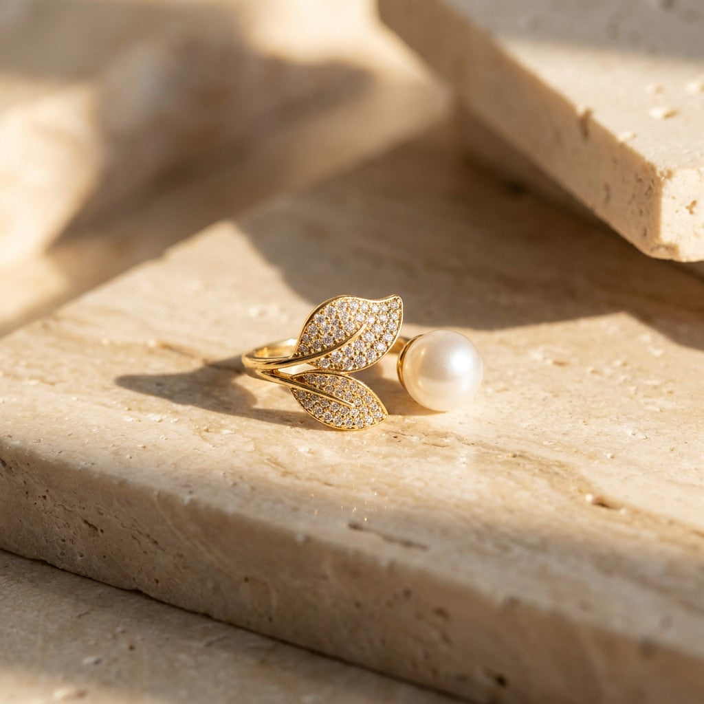 white-pearl-pearl-creative-daphne-petal-gold-ring